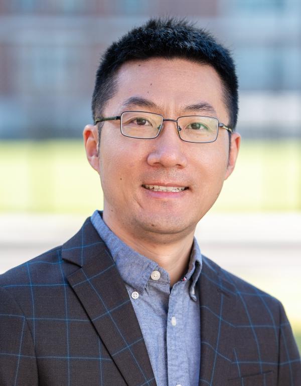 Zhiwei Li headshot